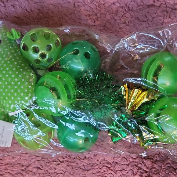 SALE!! Brand New WALMART CAT TOYS VALUE PACK- 12 CT. - Picture 4 of 4